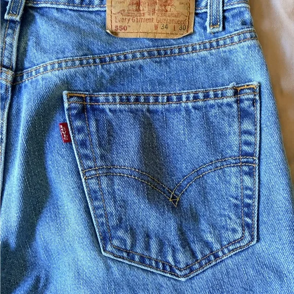 Vintage Levi's 550 Relaxed Fit Blue Jeans - Picture 2 of 6